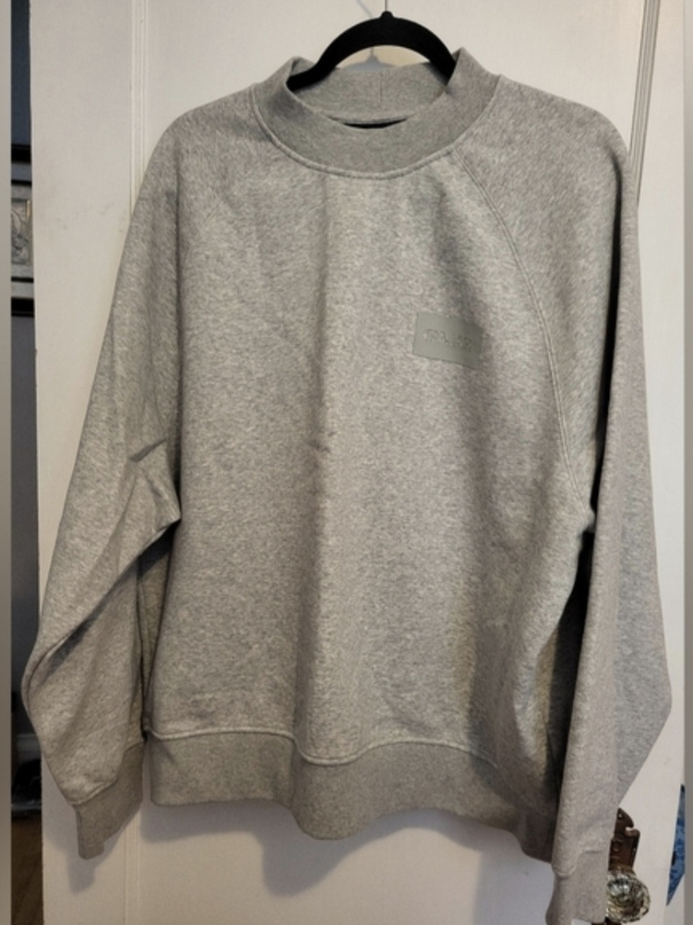 Atlin Women's Oversized Fit Crew Sweatshirt Size: XL - Picture 4 of 9